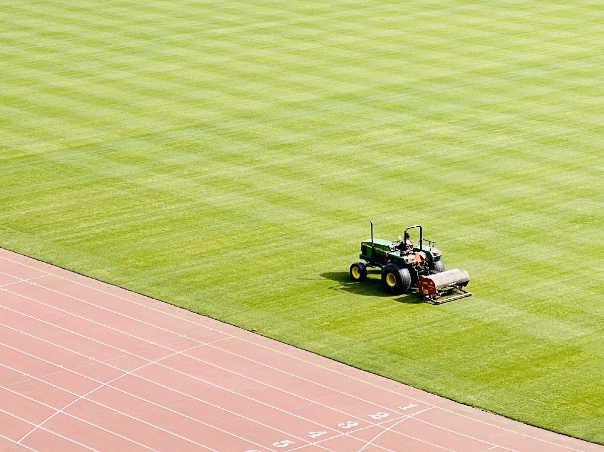 南京奥体中心草坪 - 白云蓝天99999