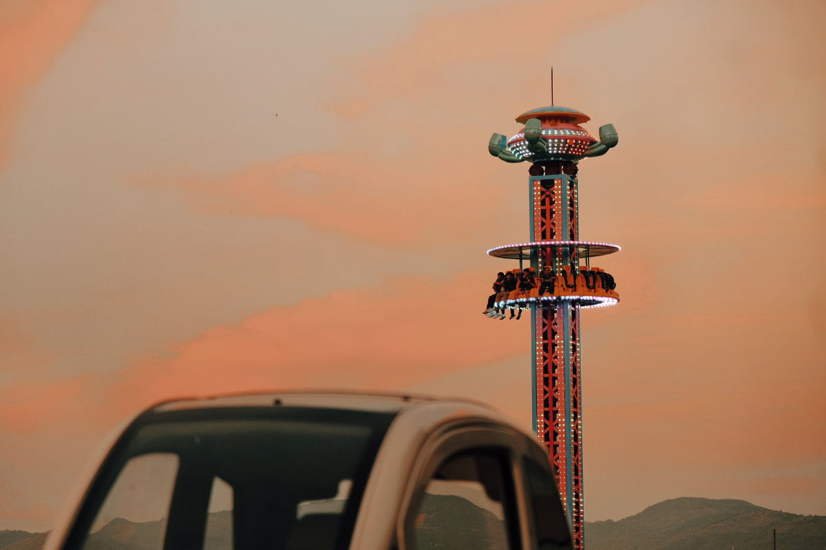 云南建水摩天轮日落