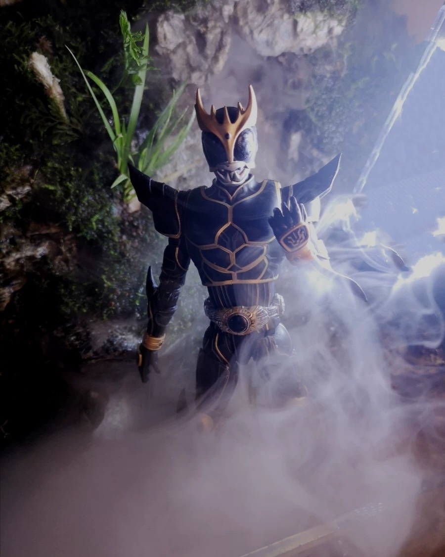 cosplay空我图一是原图图2加图虫换景