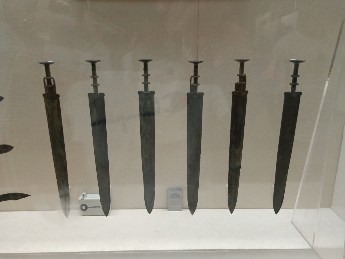 湛卢 巨阙 胜邪 鱼肠 纯钧 勾践