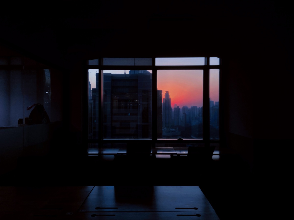 凌晨四点的办公室