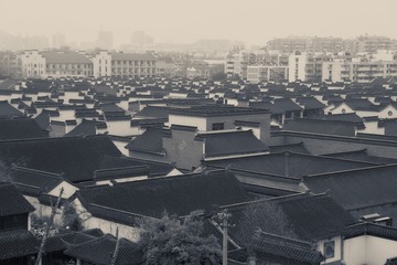 1880925