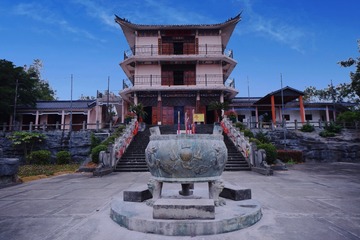 1661646
