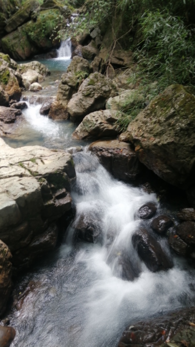 贵州龙里猴子沟·美丽小溪流