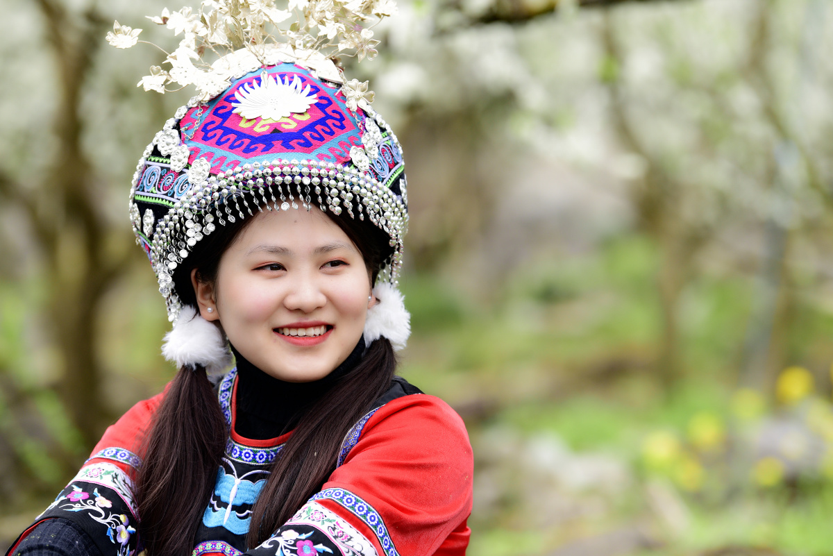 春天里的土家阿妹节日里的甜蜜女孩