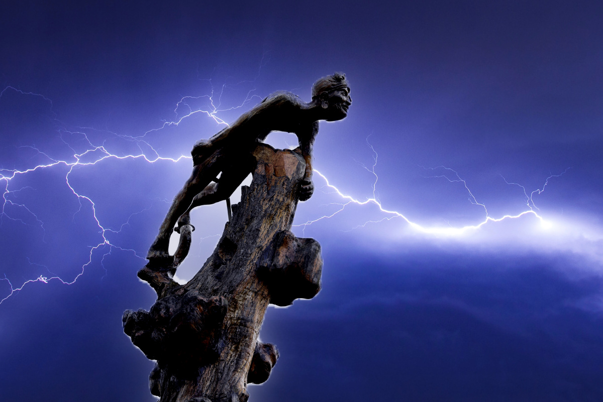 闪电瞭望雕塑瞭望塔攀登者