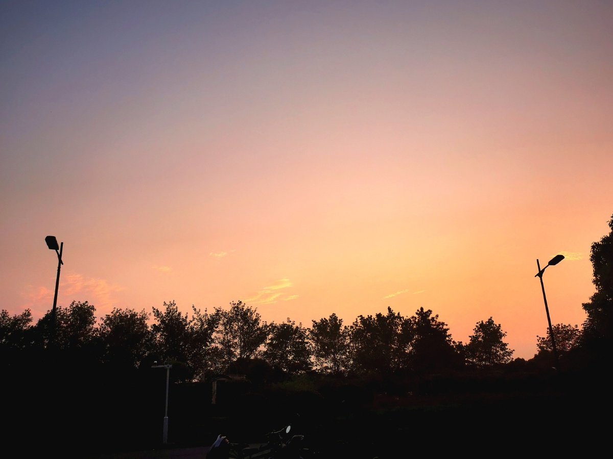 糖果色的云和天