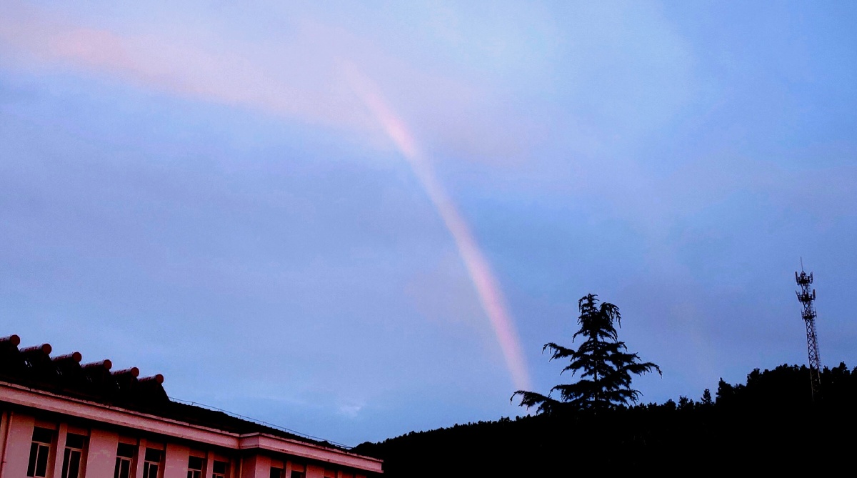 雨后天晴彩虹
