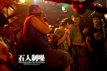 地下摇滚里的小暧昧