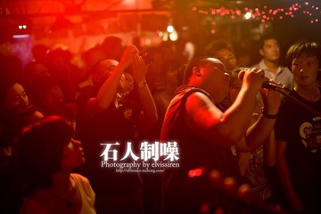 信仰在空中飘扬