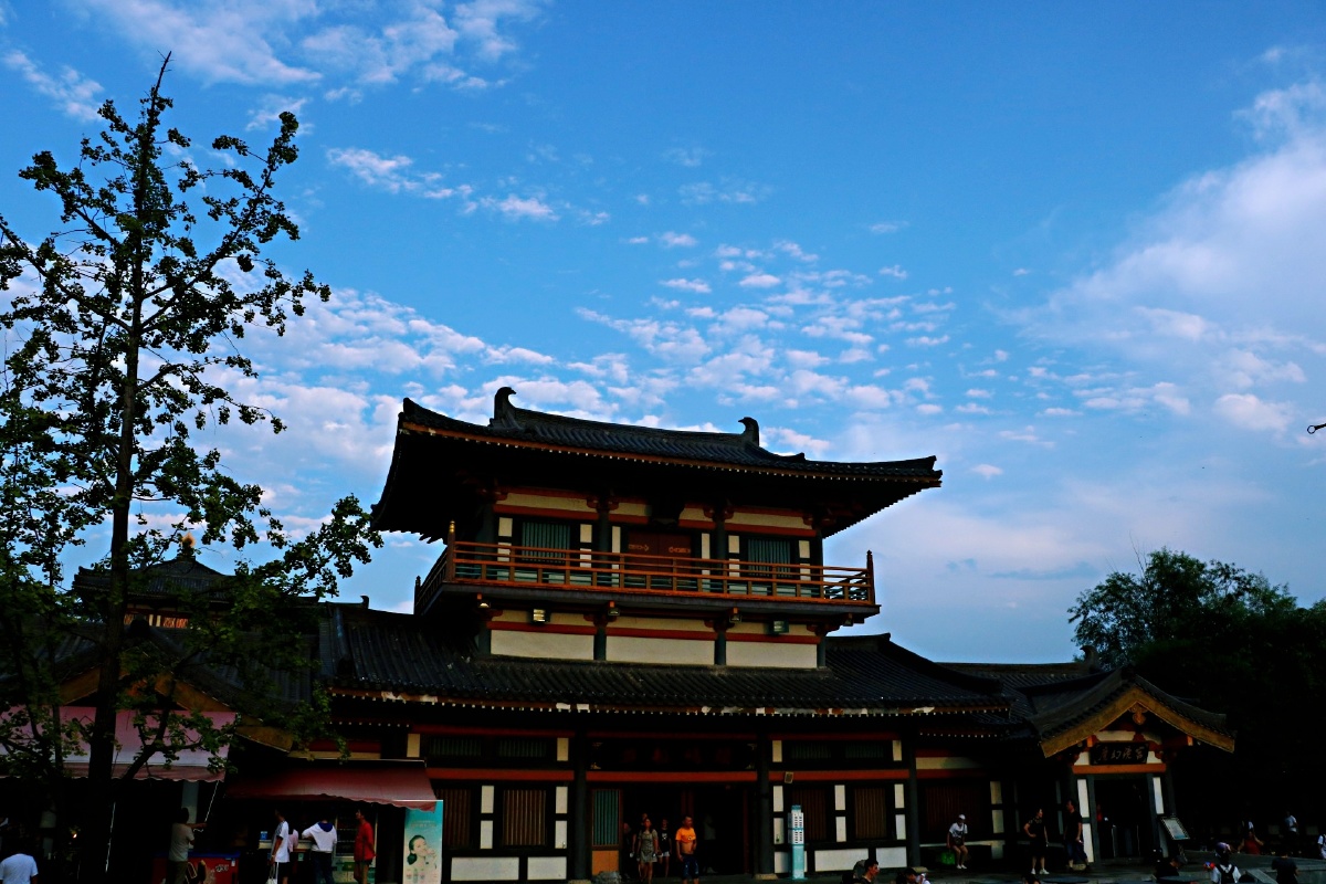 唐城妖猫传拍摄地夜晚灯光秀美轮美奂