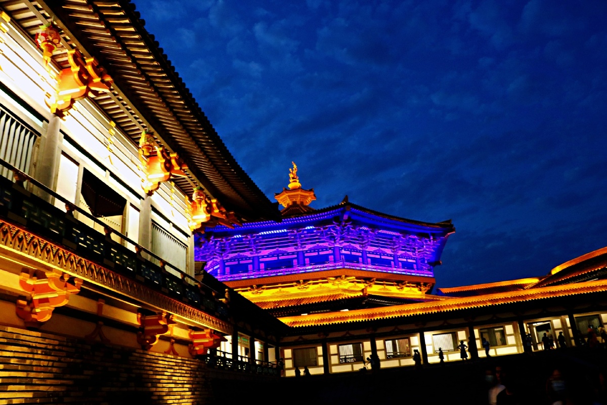 唐城妖猫传拍摄地夜晚灯光秀美轮美奂