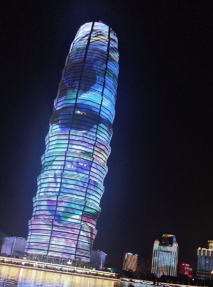 郑州夜游郑州玉米楼