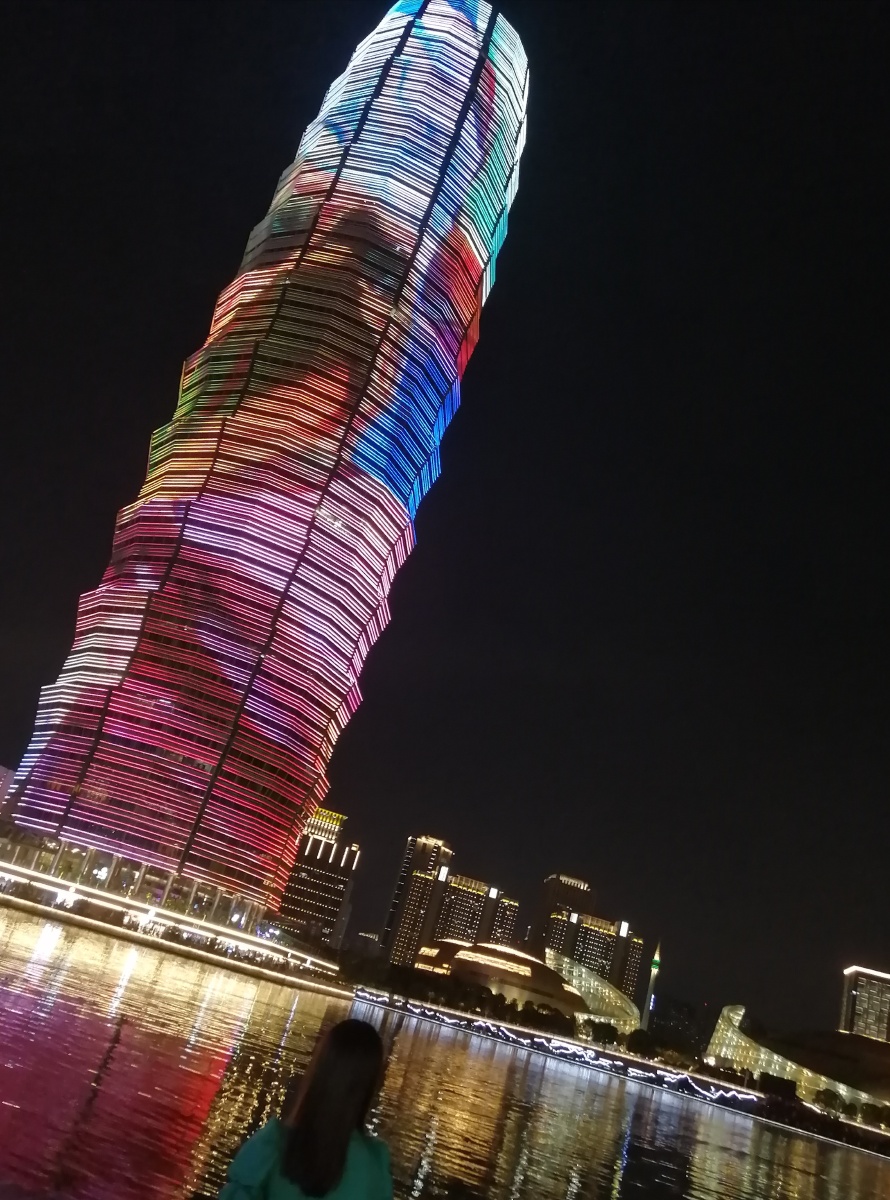 郑州夜游郑州玉米楼