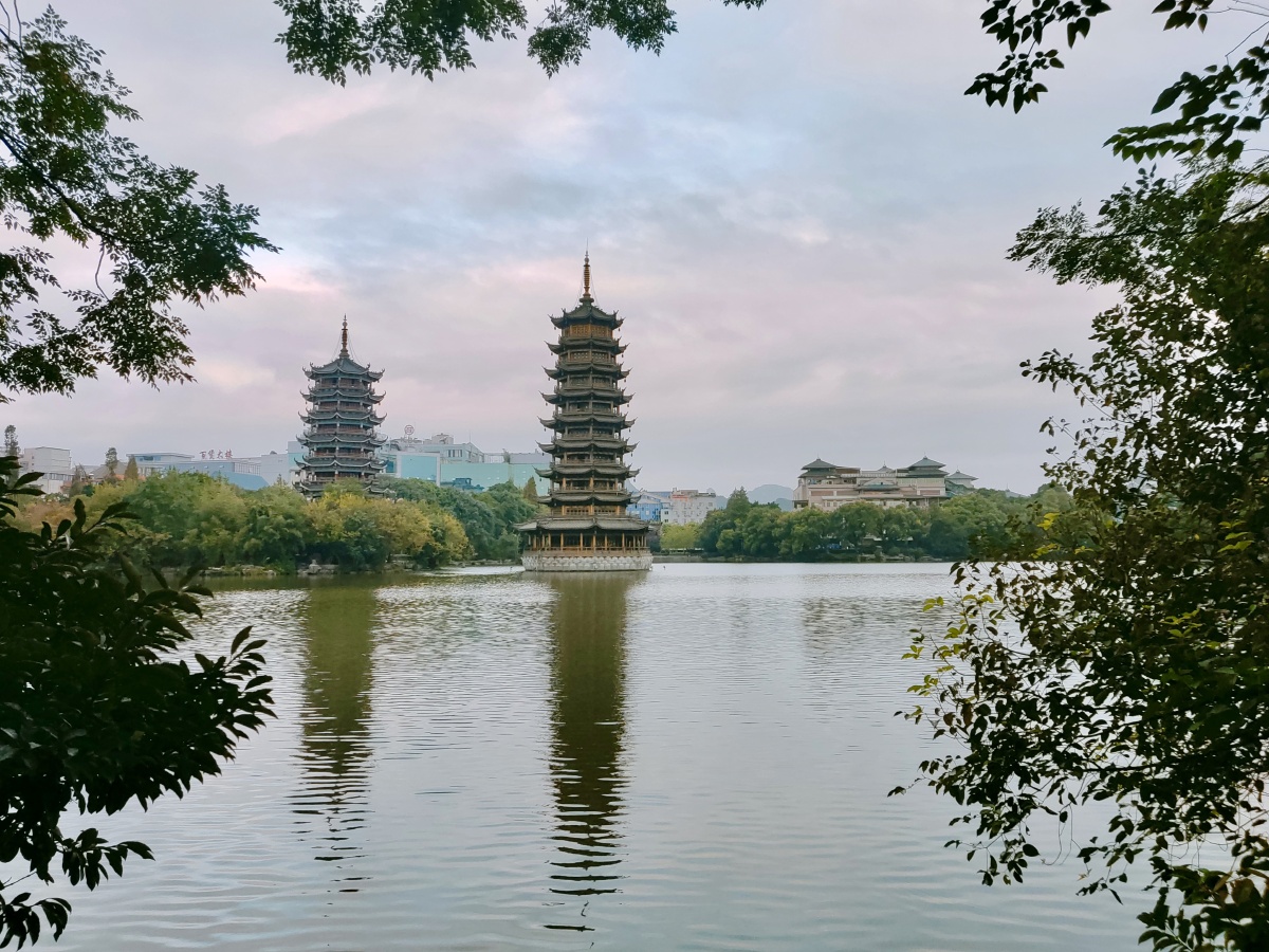 桂林-金银双塔