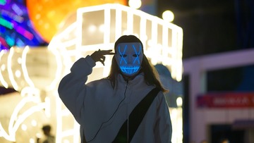 001