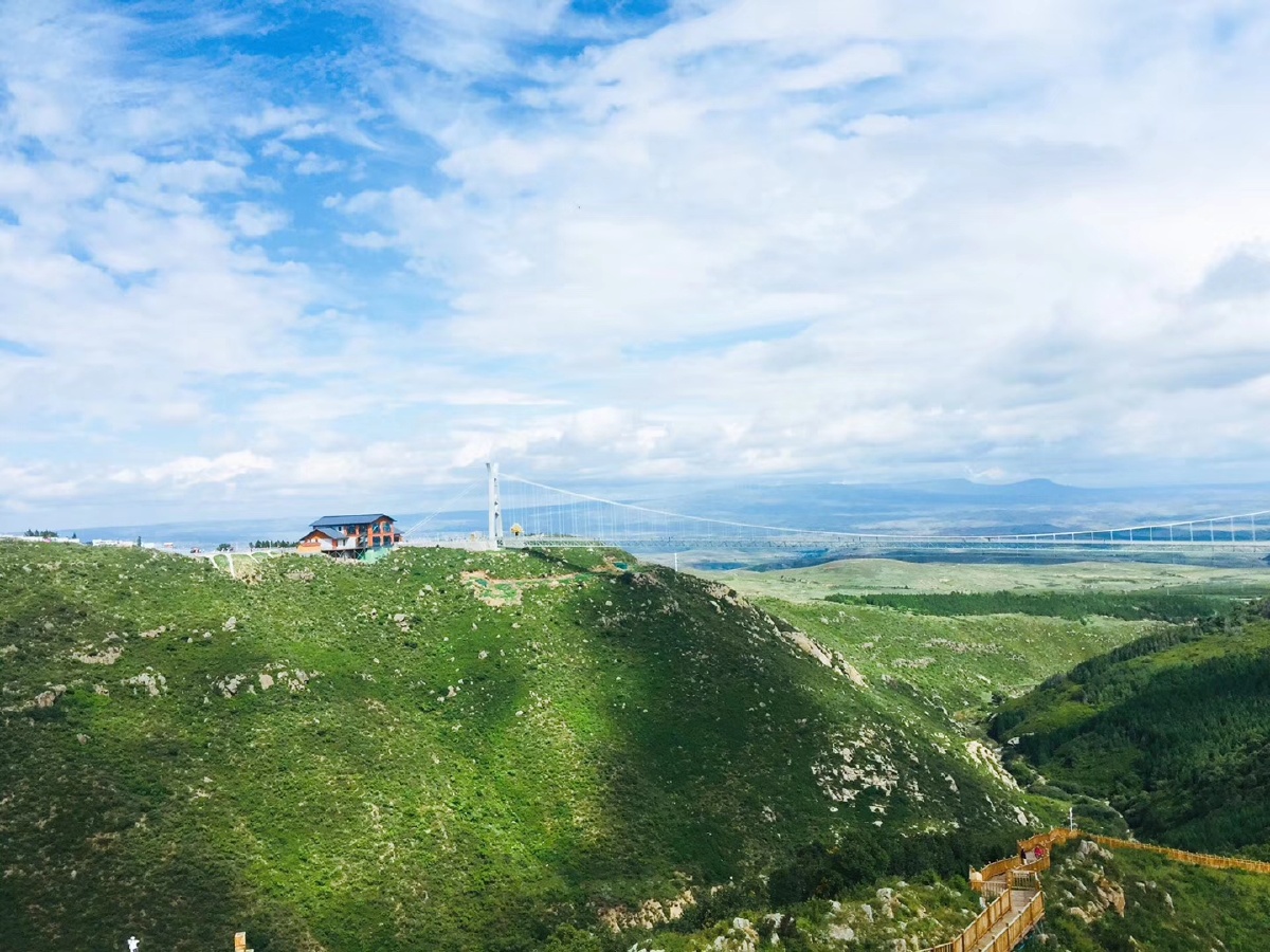 尚义大青山玻璃栈道号称亚洲第一长