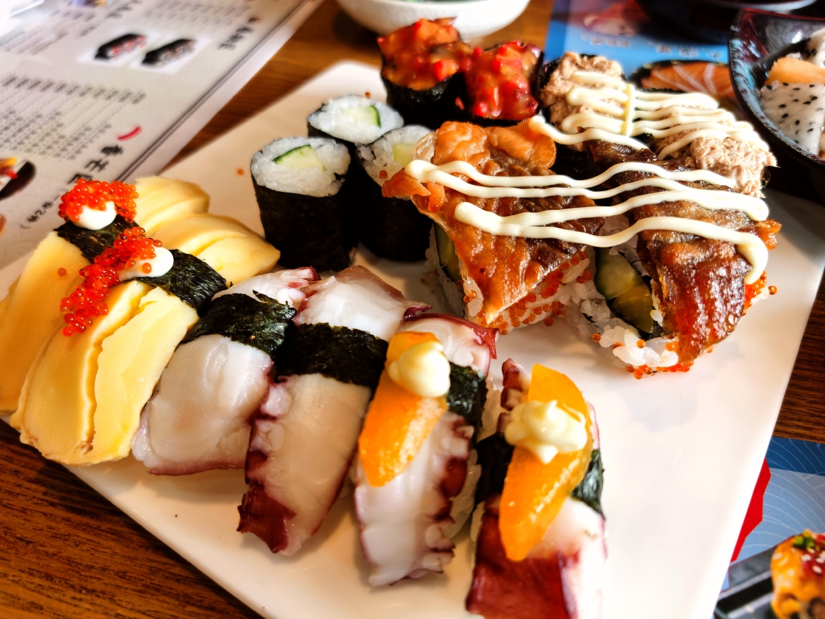 寿司自助餐77自己做的花卷77自己做的萝卜糕美味极了