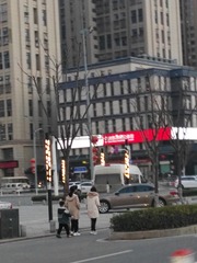 147586