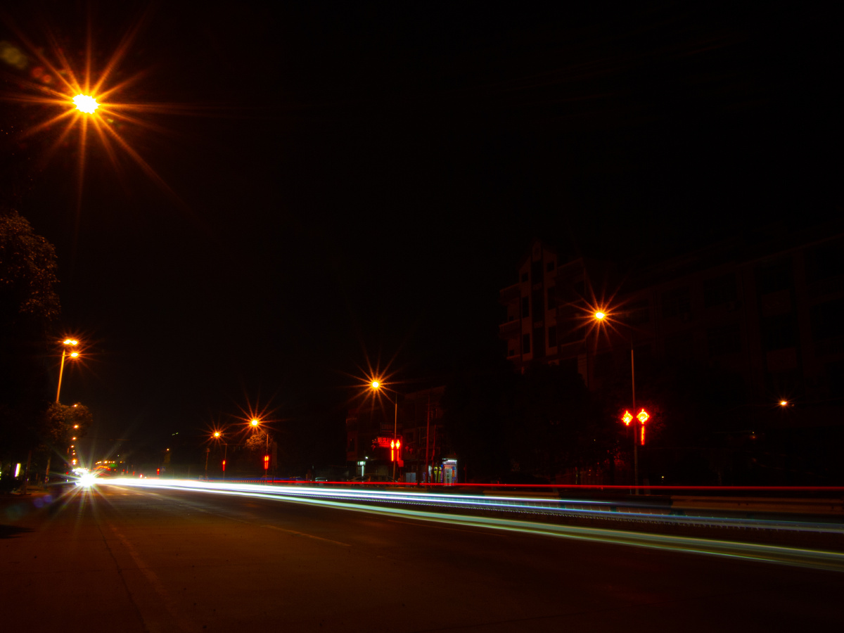 奥林巴斯和尼康拍摄路灯星芒