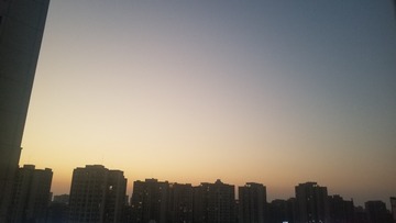 217643