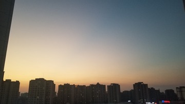 217658