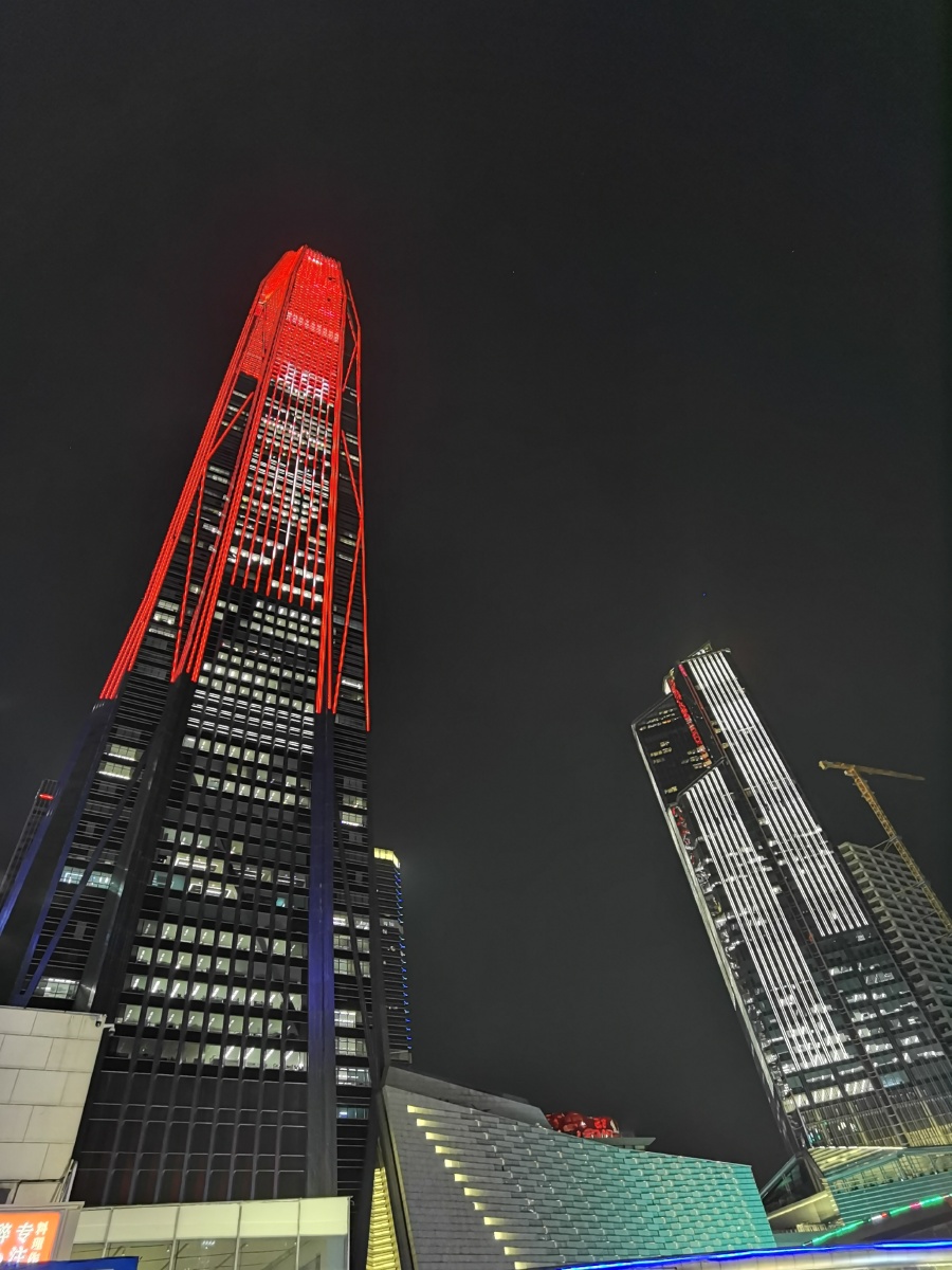 深圳福田夜晚的城市高楼建筑