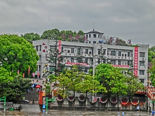 1076533