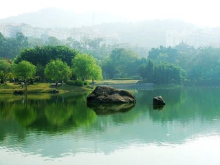 清晨的芙蓉湖