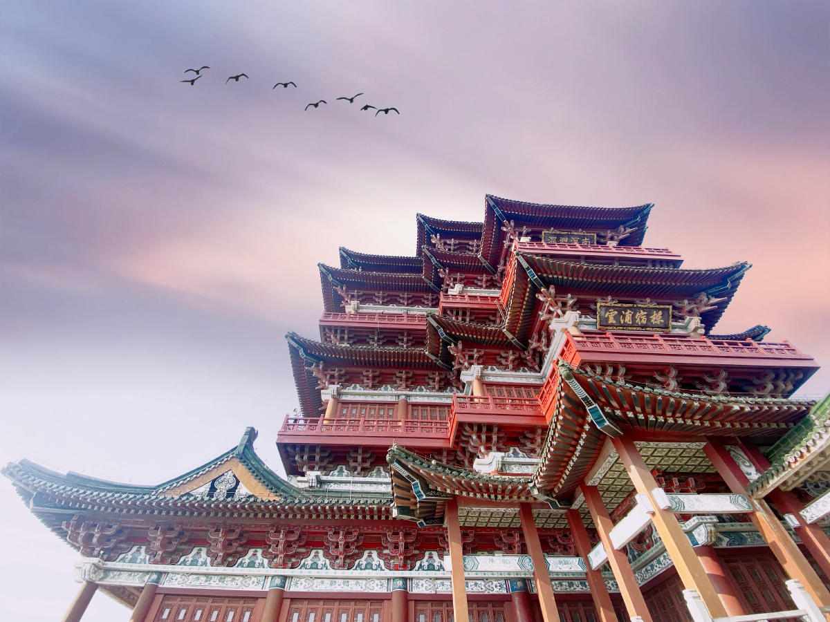 滕王高阁临江渚画栋朝飞南浦云闲云潭影日悠悠槛外长江空自流