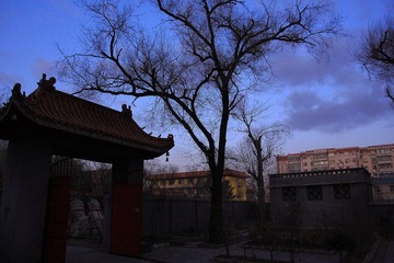 清晨入古寺
