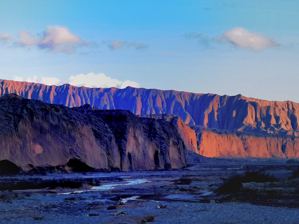 新疆天山红山大峡谷