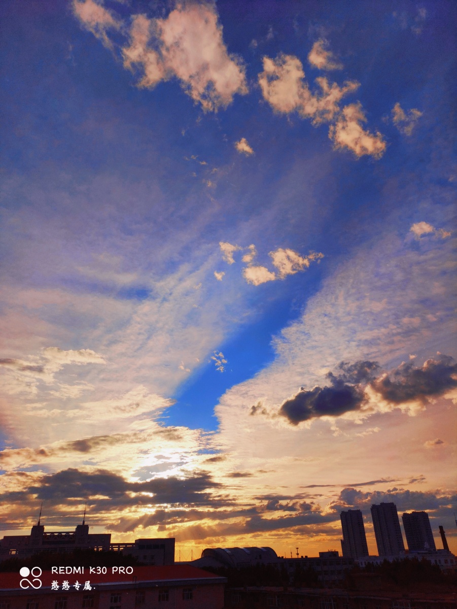 来分享一组日落照片你比日落更温柔