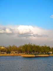 河边