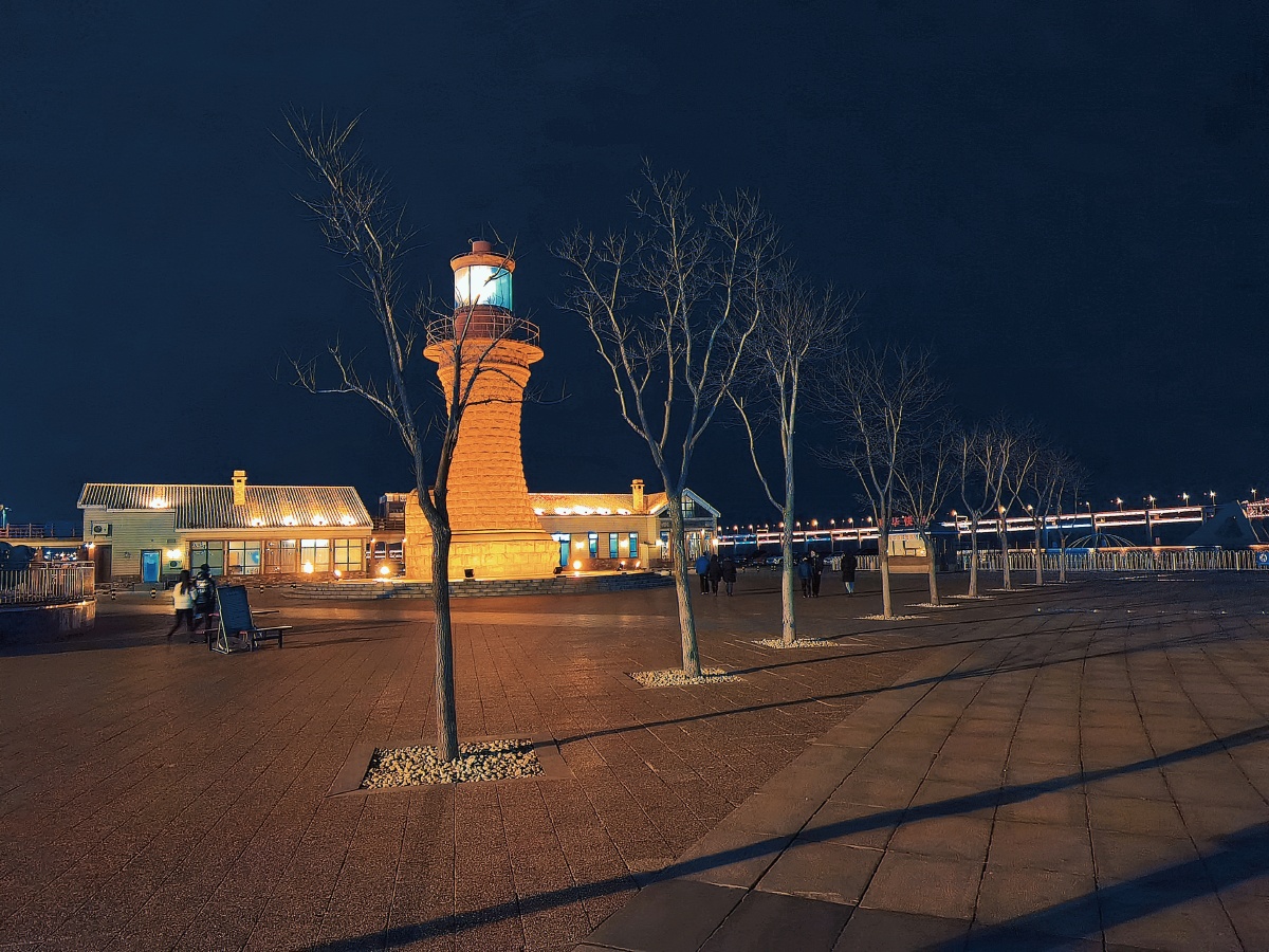 夜色下的大连星海广场