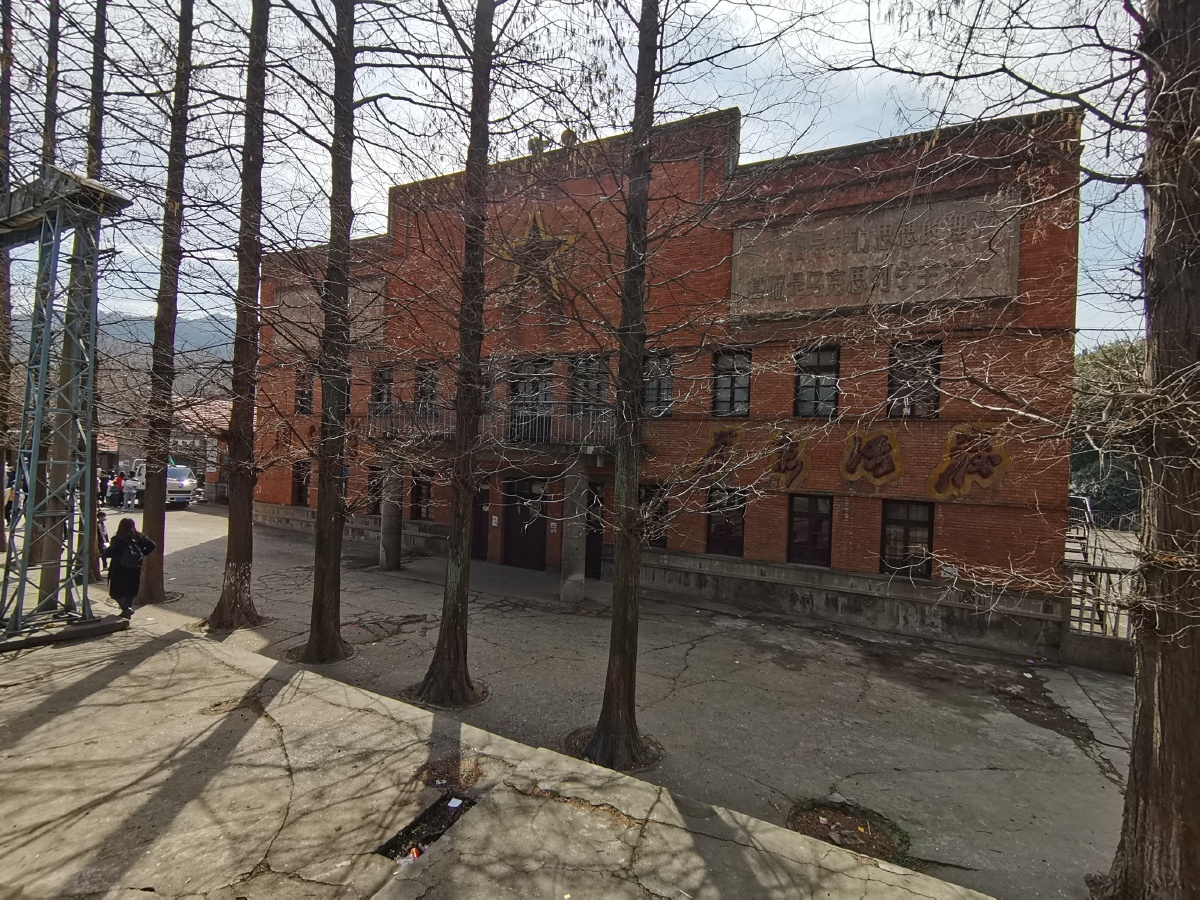 初春时节前往你好李焕英的拍摄地卫东厂晴朗的天气风景好美