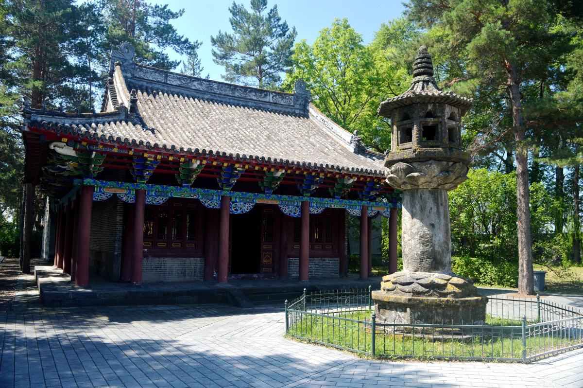 《石灯幢》拍自黑龙江省宁安市渤海镇唐朝渤海国兴隆寺. - 本色摄影师