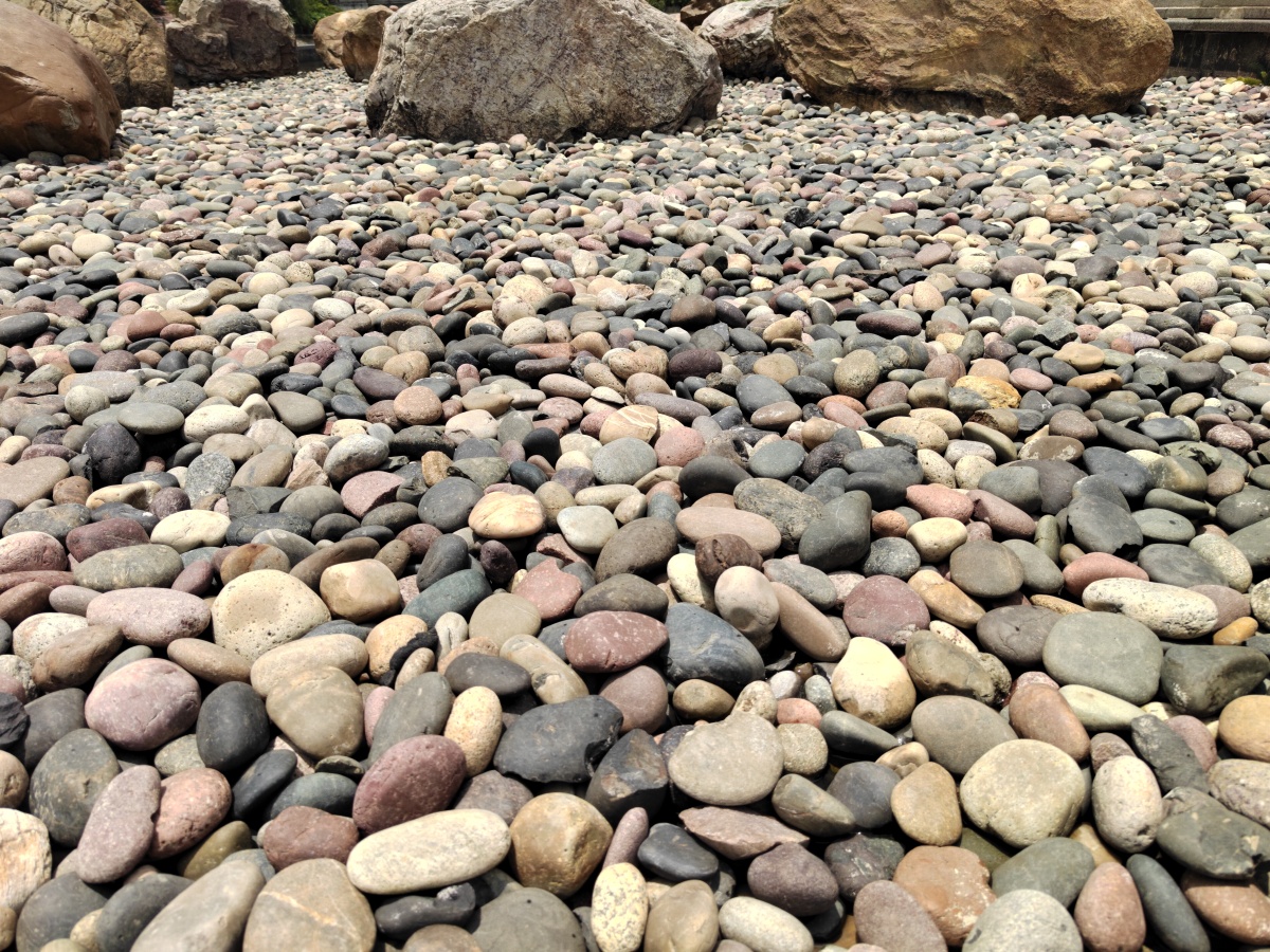 河边的鹅卵石 - 灵魂图片馆 - 图虫