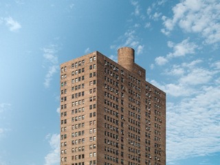 839