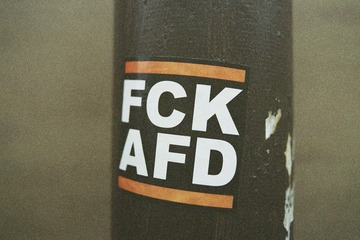 5445