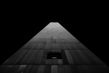 573