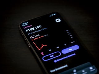 42022