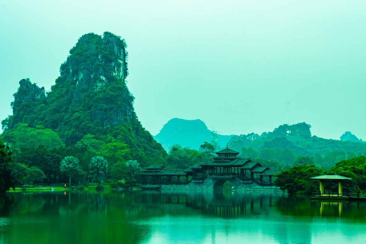 山水花卷值得推荐的4a级景区花花大世界位于广西武鸣县号称小桂林山