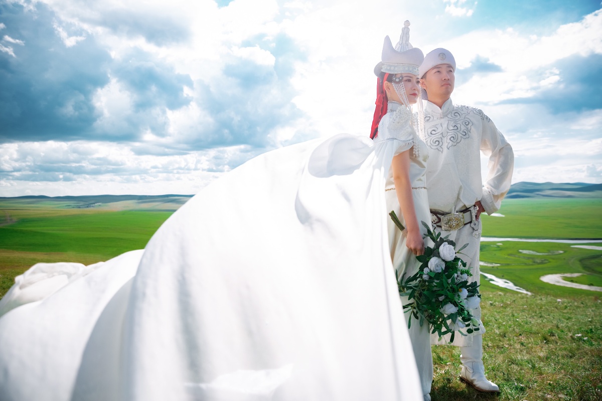 我的蒙古族婚纱礼服