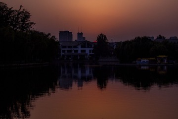 1084458