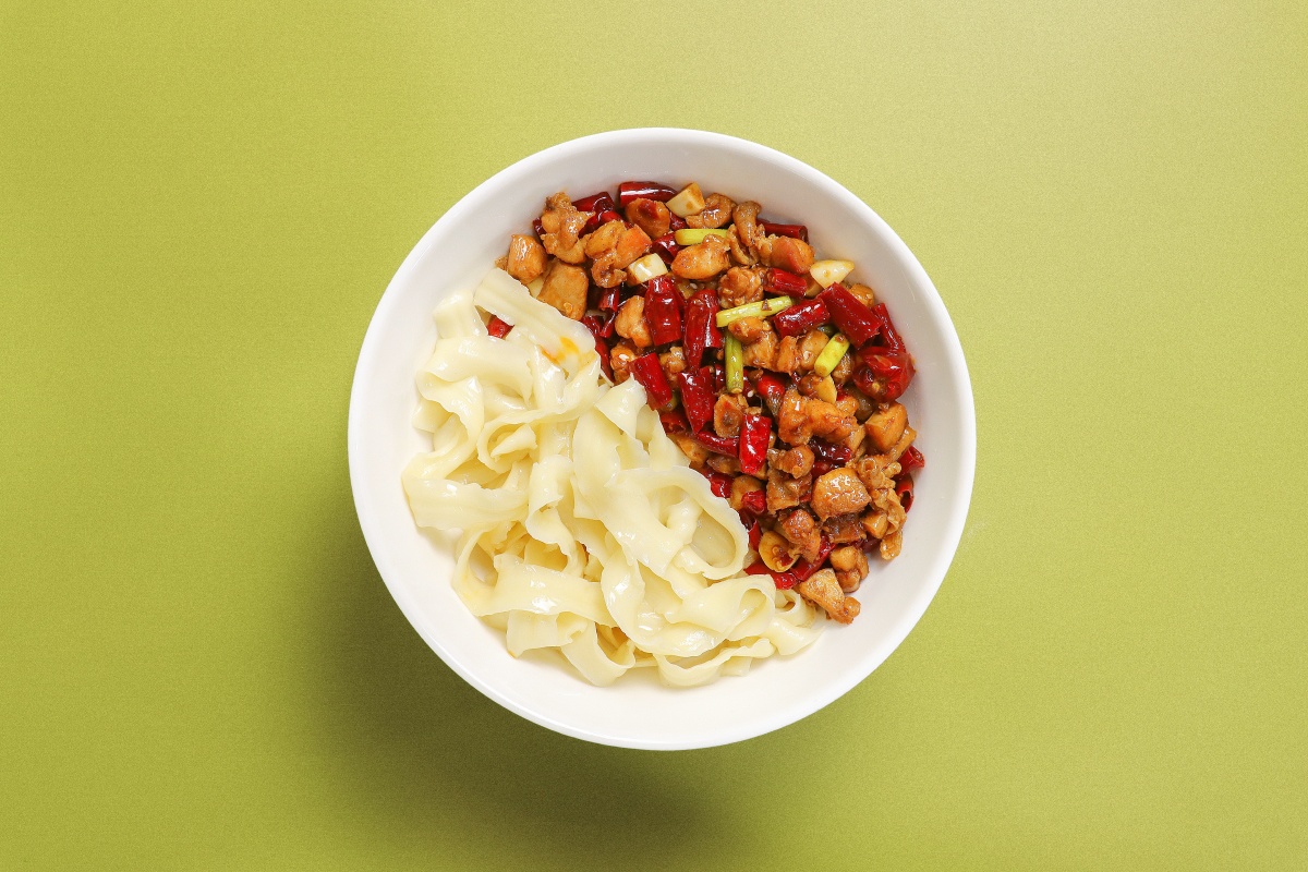 辣子鸡丁干拌面……真香