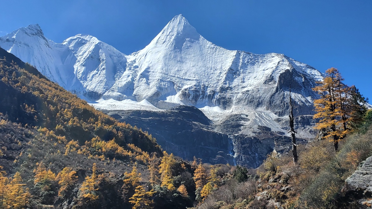 西藏高原雪山