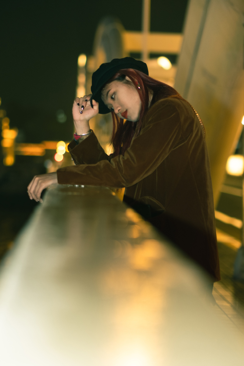 港风电影感夜景人像