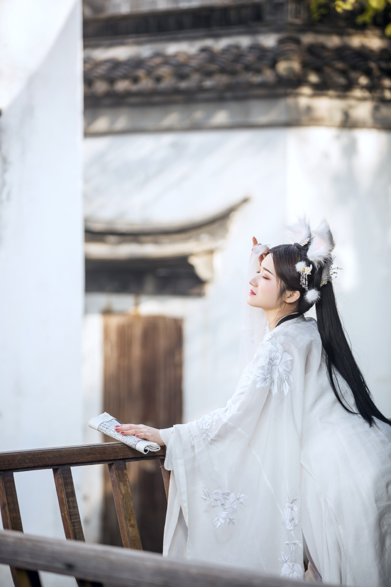 汉服小姐姐侧脸文艺