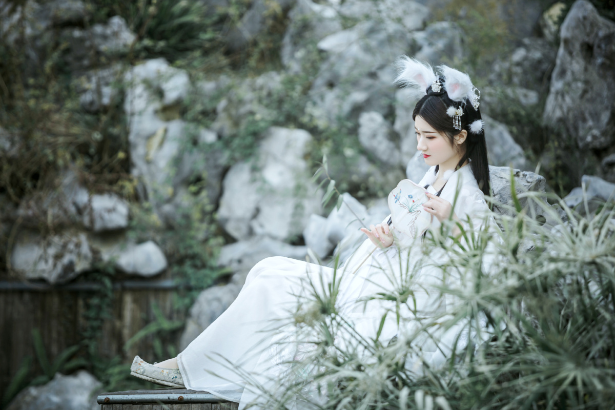 汉服小姐姐侧脸文艺